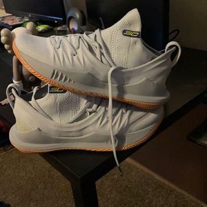 Stephen curry shoes  size 8